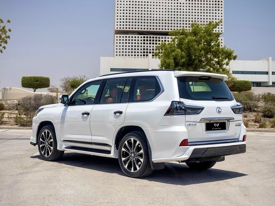 Lexus LX 570 S Black Edition 2018 - Image 3