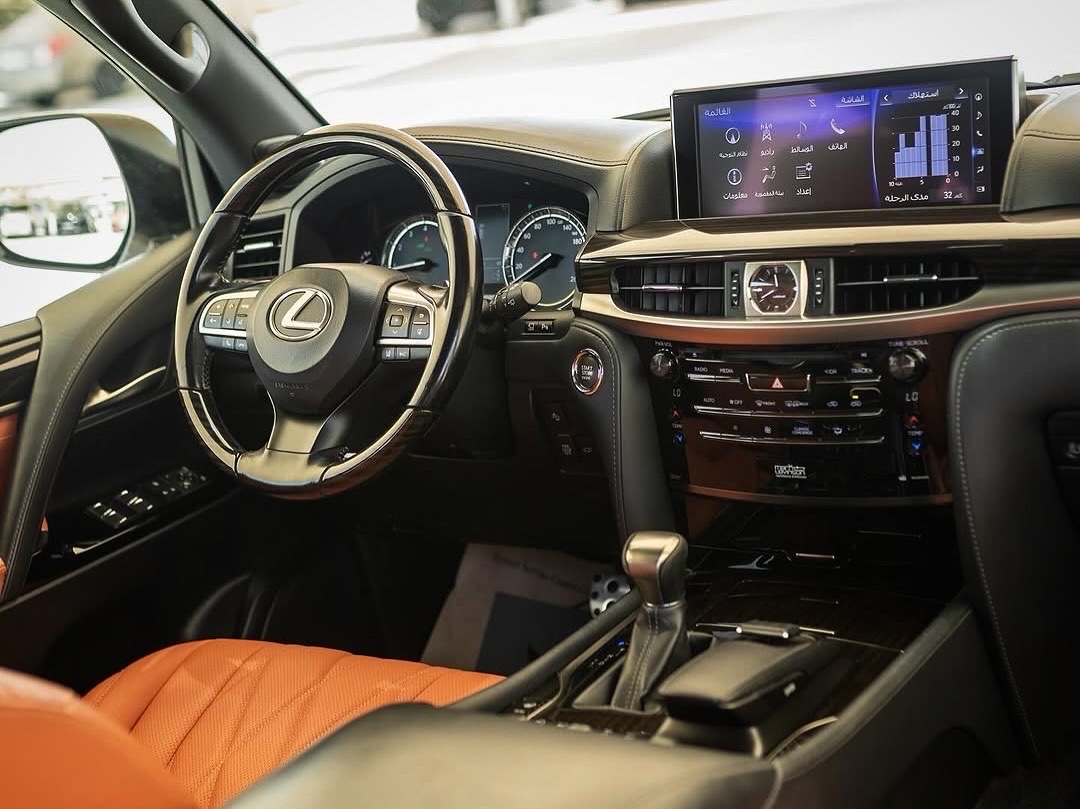 Lexus LX 570 S Black Edition 2018 - Image 4