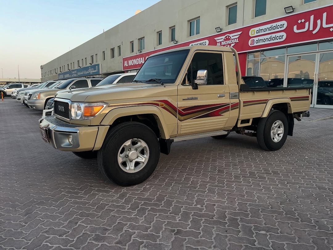 Toyota Land Cruiser LX 2016 - Image 2