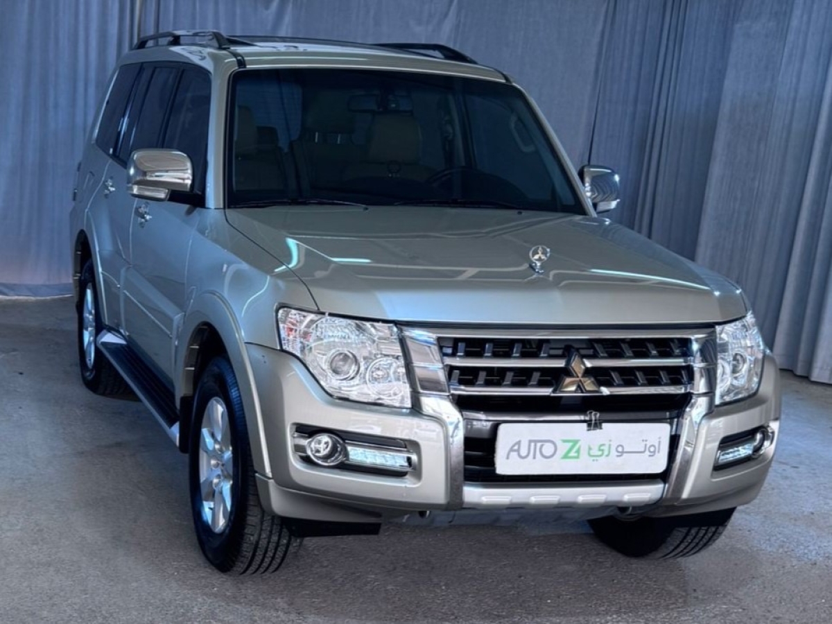 Mitsubishi Pajero 2022
