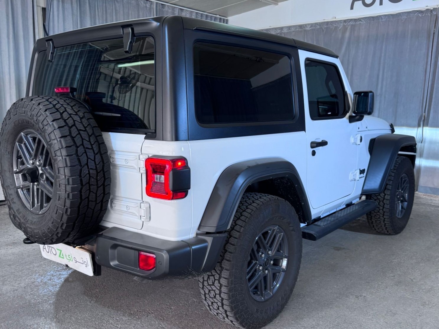Jeep Wrangler Sport 2024 - Image 3