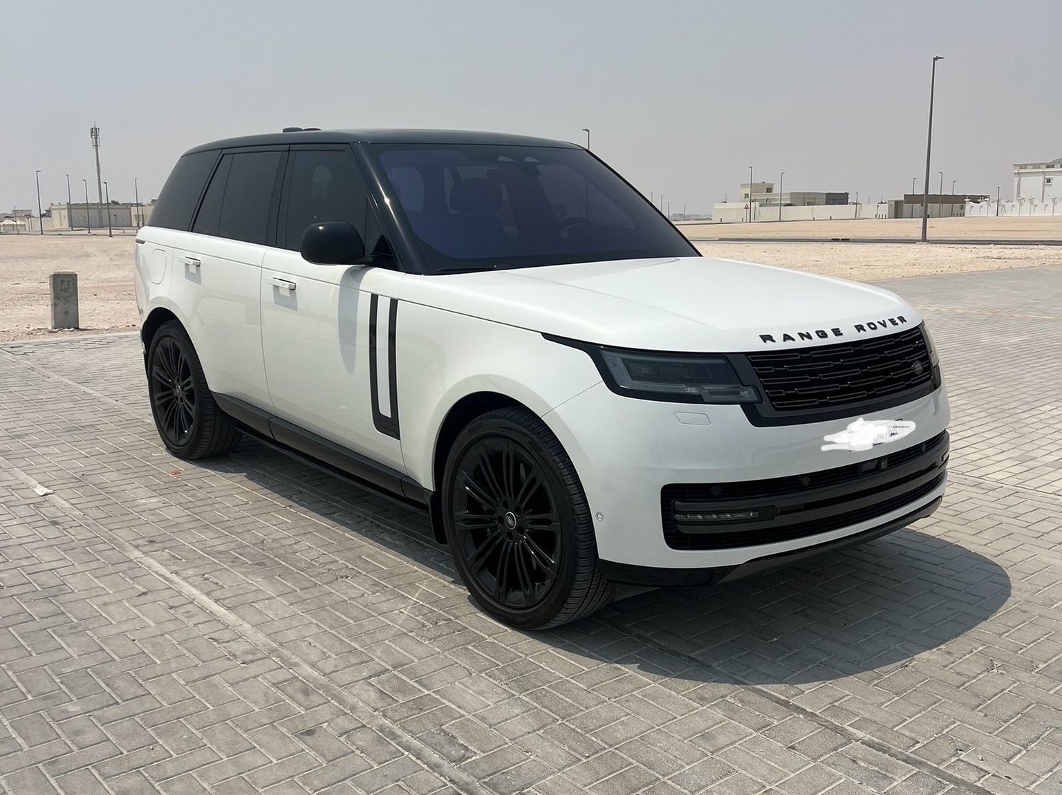 لاند روفر  رنج فوج اوتوبايوغرافي 2022 - Image 1
