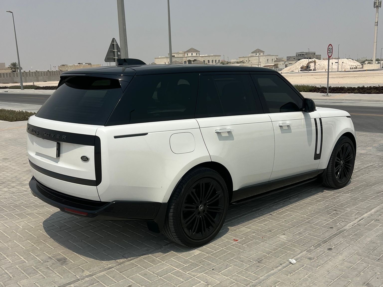 لاند روفر  رنج فوج اوتوبايوغرافي 2022 - Image 3