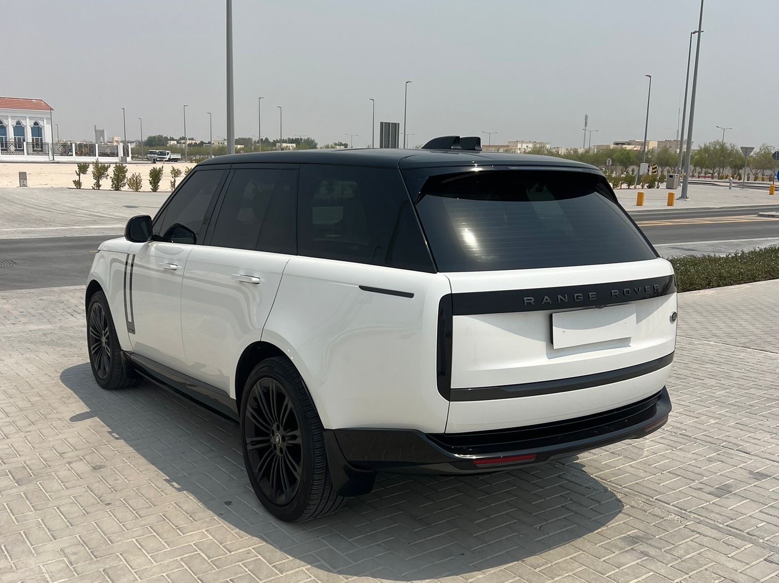 لاند روفر  رنج فوج اوتوبايوغرافي 2022 - Image 4