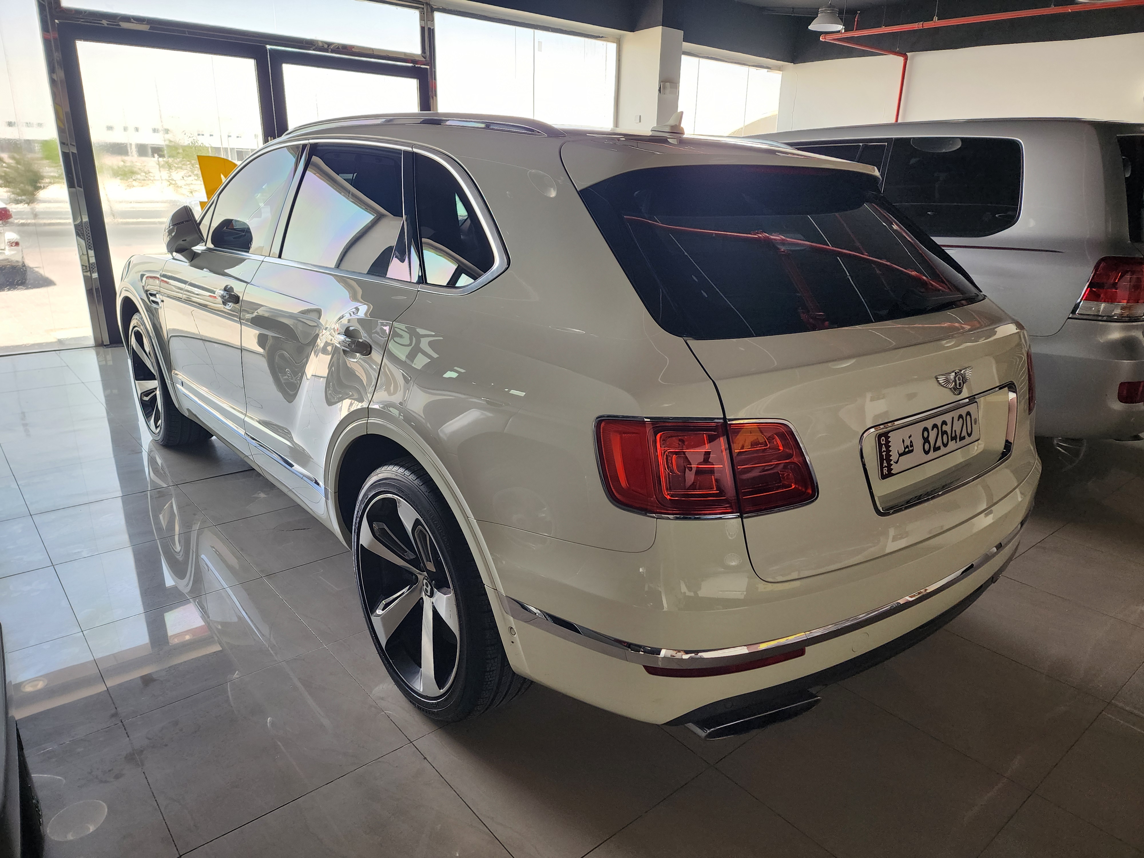 Bentley Bentayga 2017 - Image 3