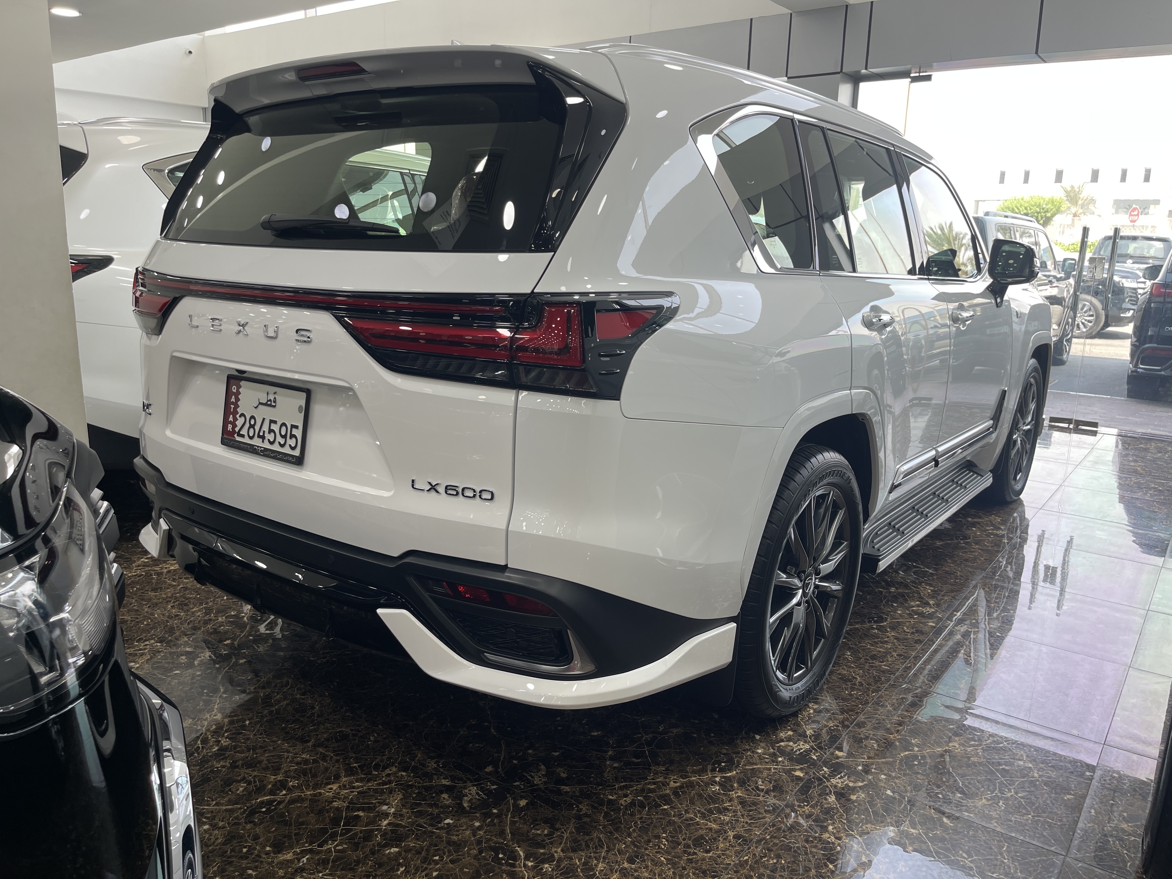 Lexus LX 600  F-Sport 2024 - Image 3
