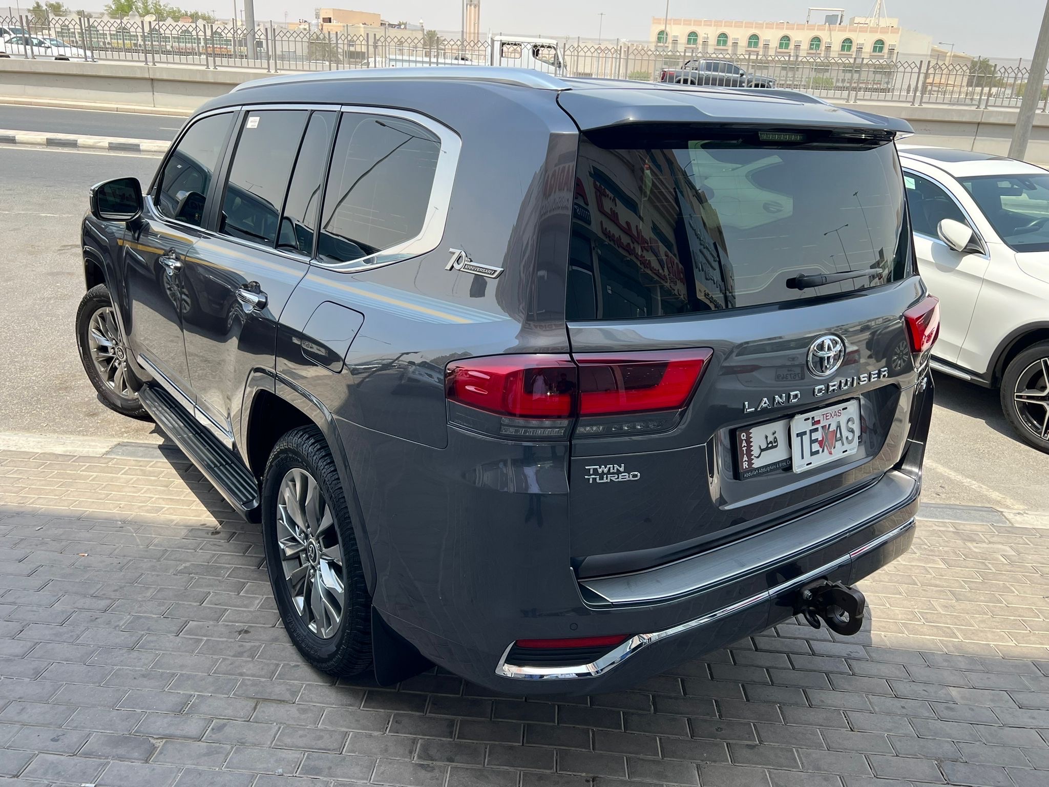 Toyota Land Cruiser VX 2022 - Image 3