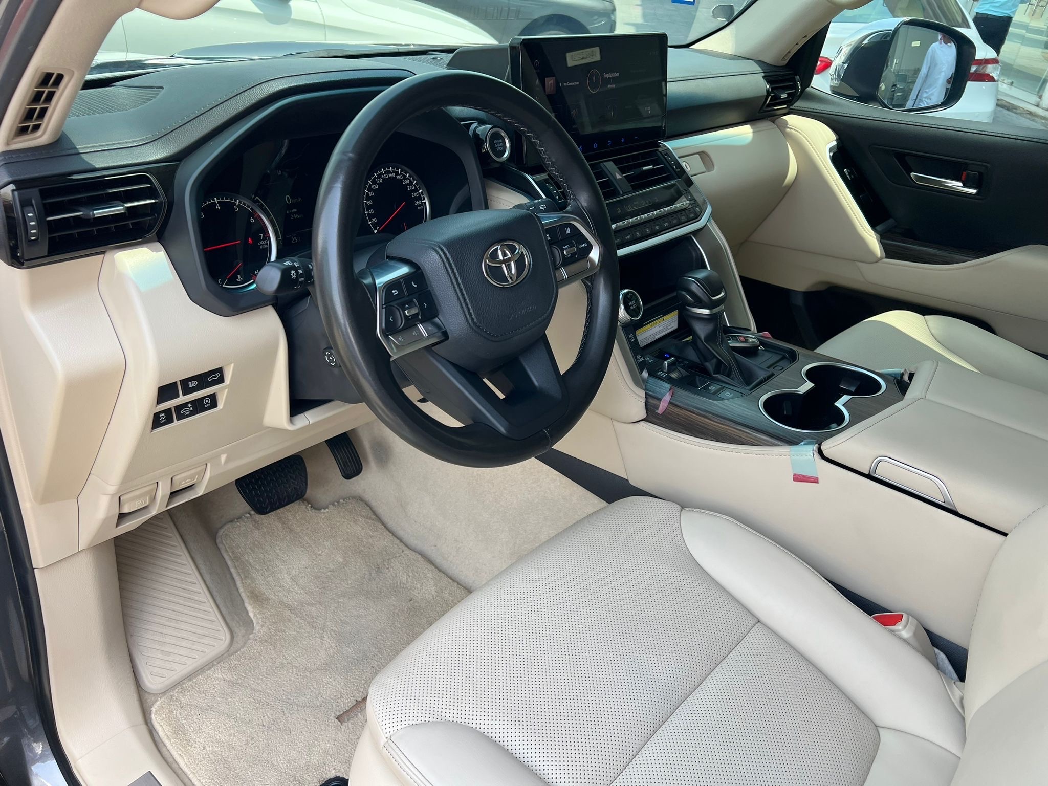 Toyota Land Cruiser VX 2022 - Image 4