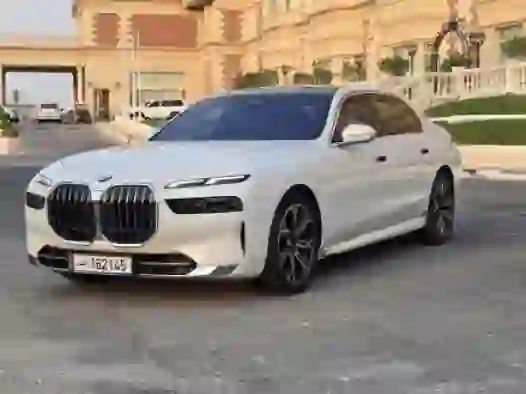 بي أم دبليو الفئة السادسة 2023 - Image 1