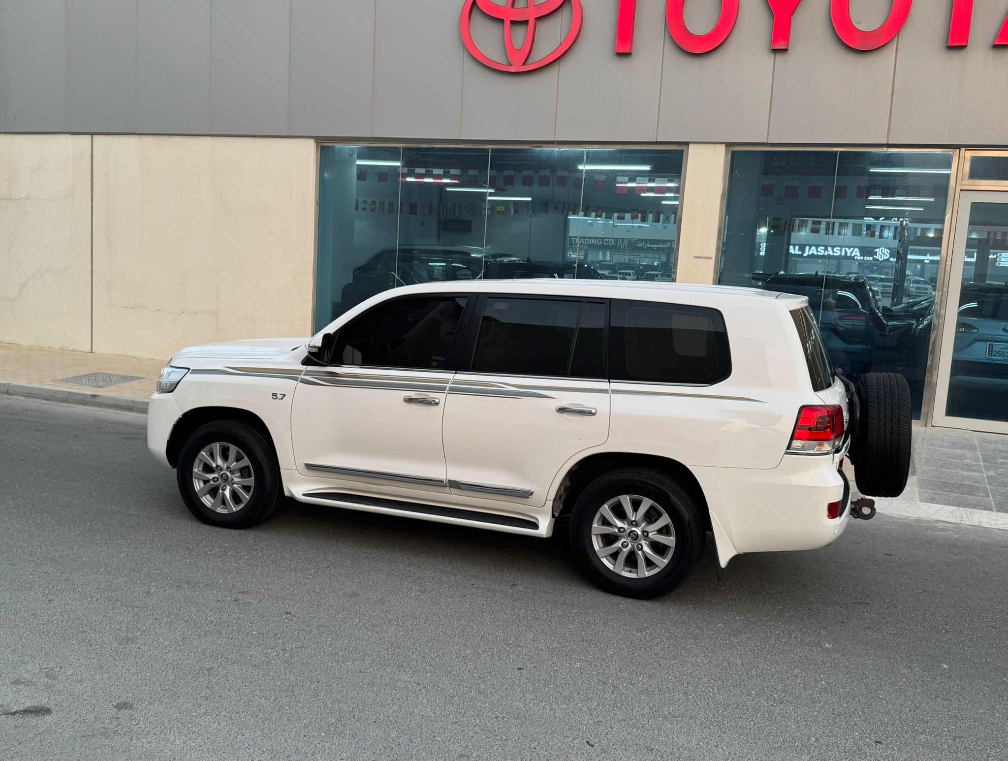 Toyota Land Cruiser VX.R 2016 - Image 2