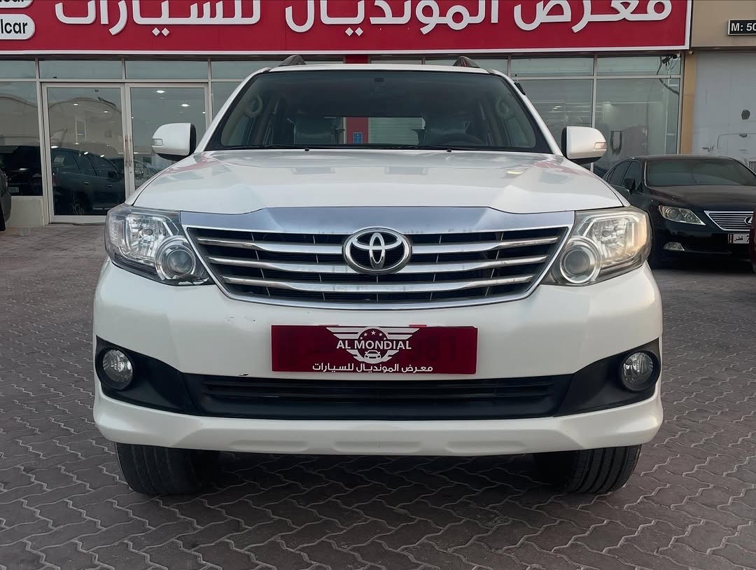 Toyota Fortuner V6 2012 - Image 2