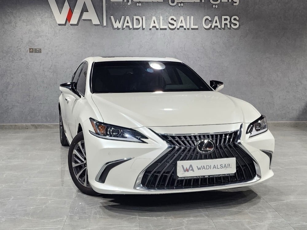 لكزس اي اس 350 2023