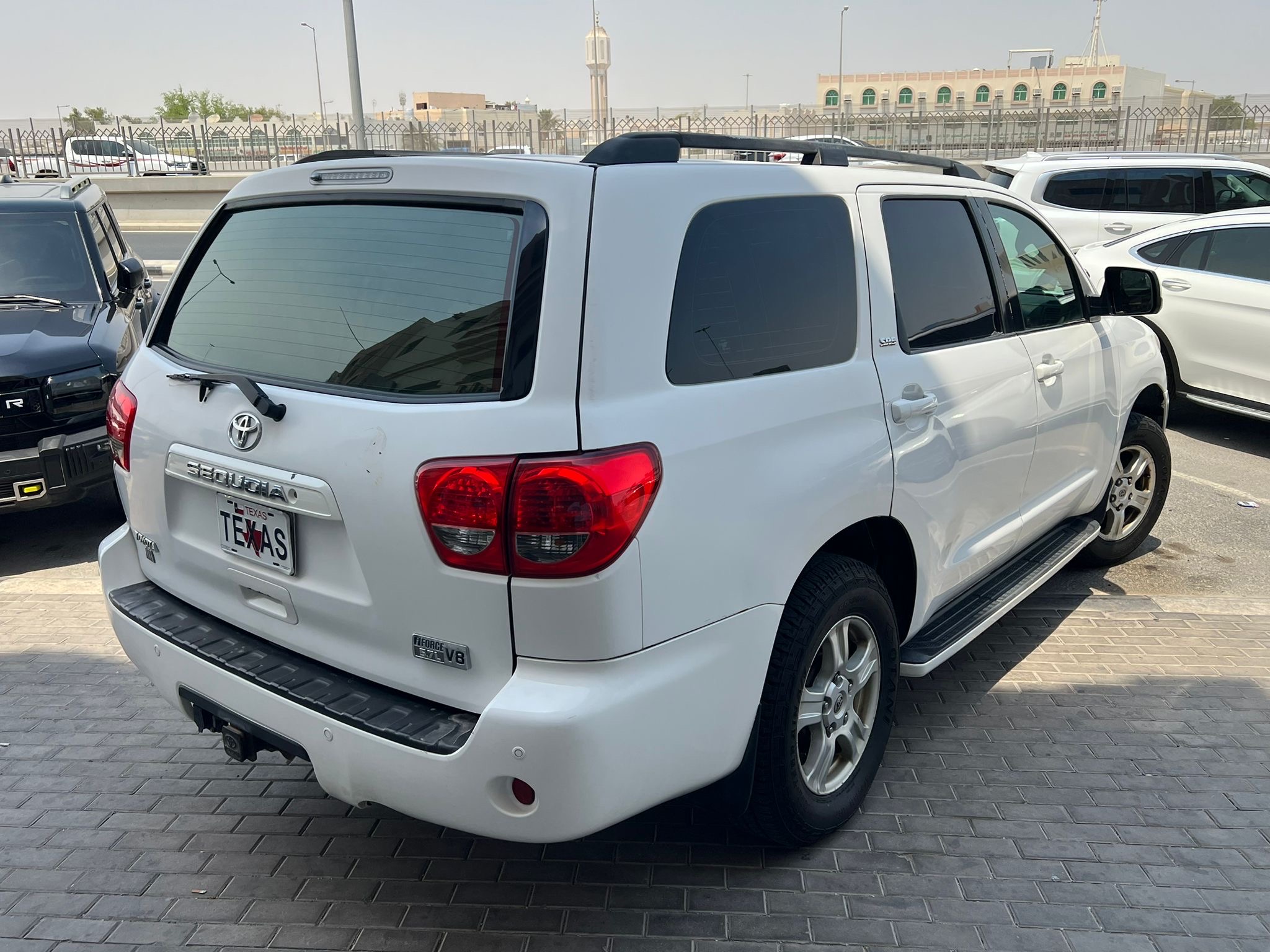 Toyota Sequoia SRS 2009 - Image 2