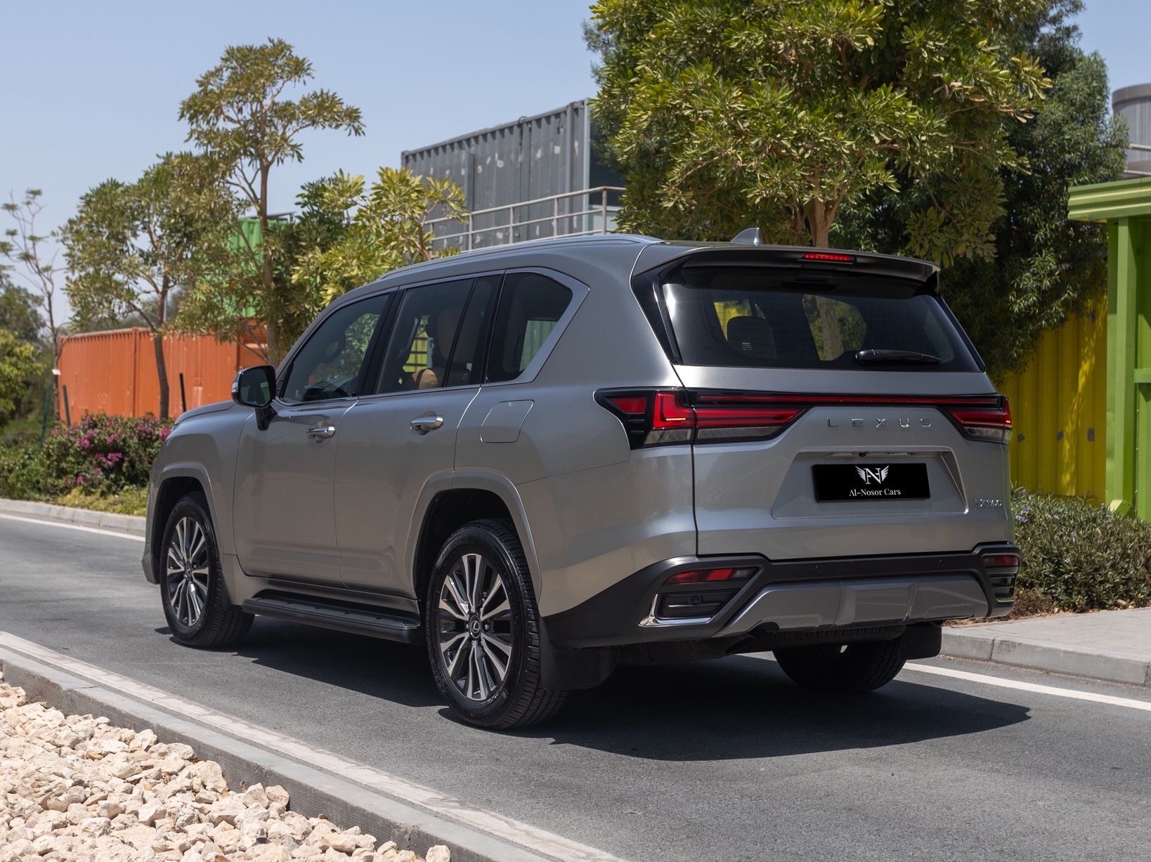 Lexus LX 600 Luxury  2025 - Image 2