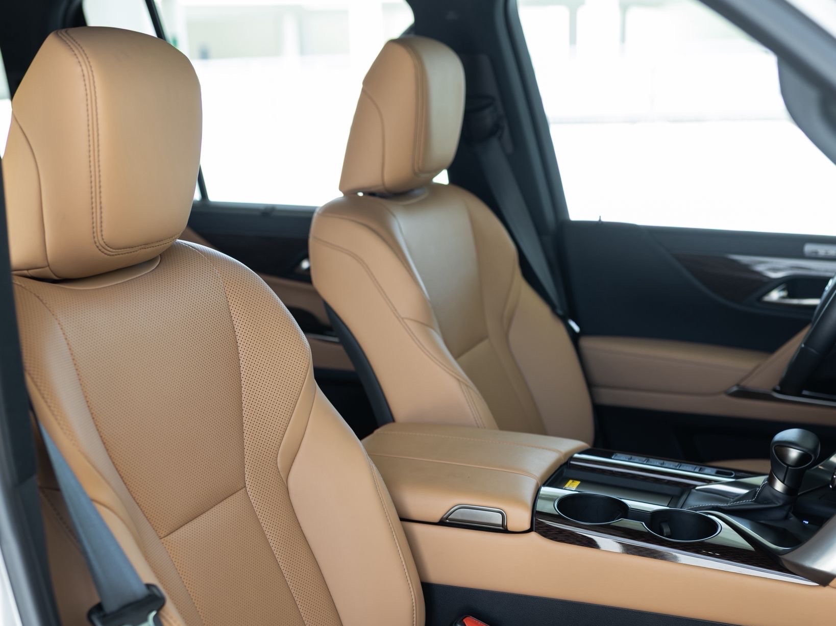 Lexus LX 600 Luxury  2025 - Image 4