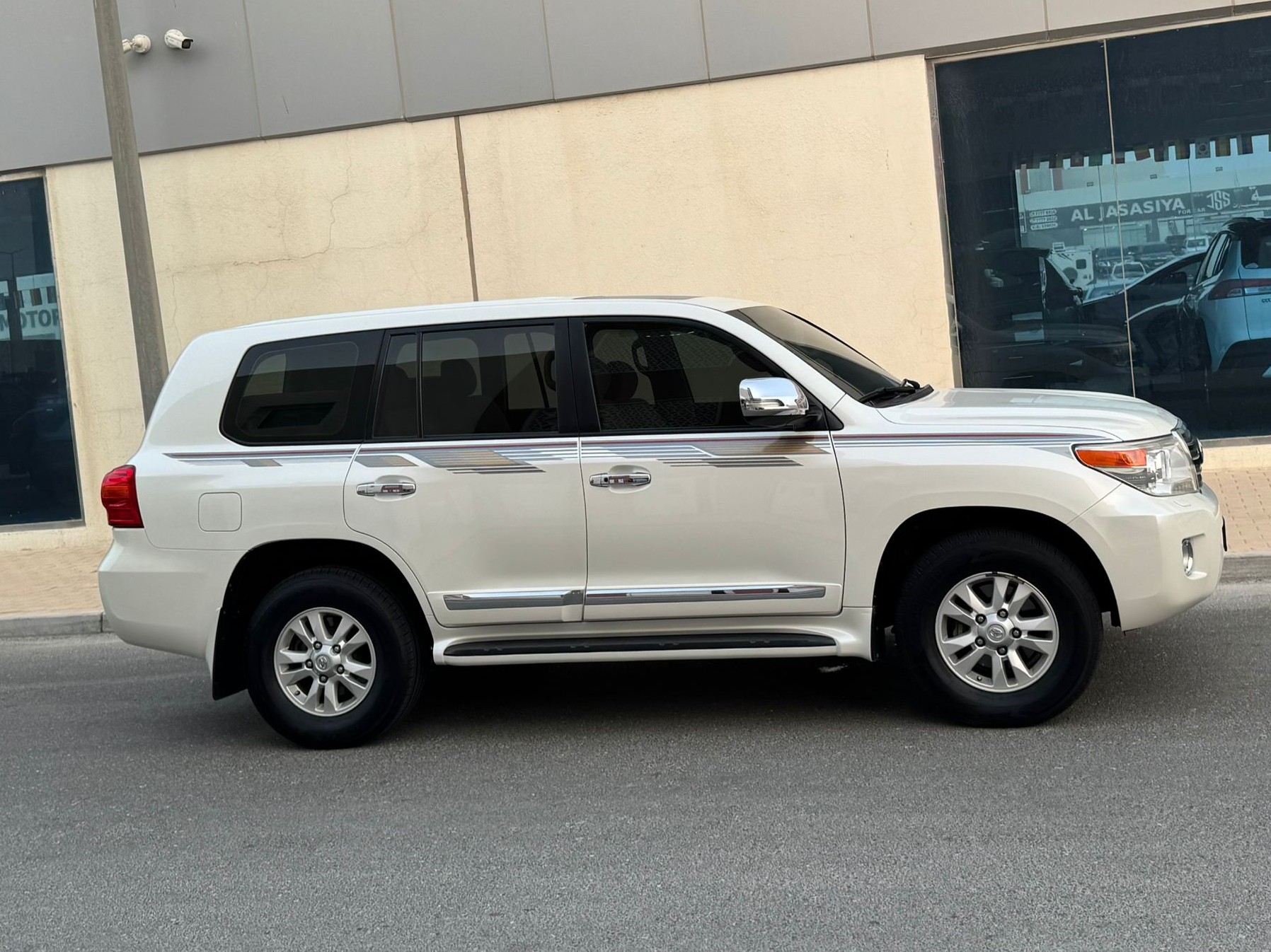 Toyota Land Cruiser GXR v8 2013 - Image 4