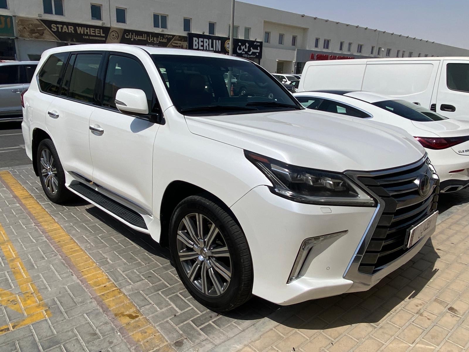 Lexus LX 570 2016 - Image 3