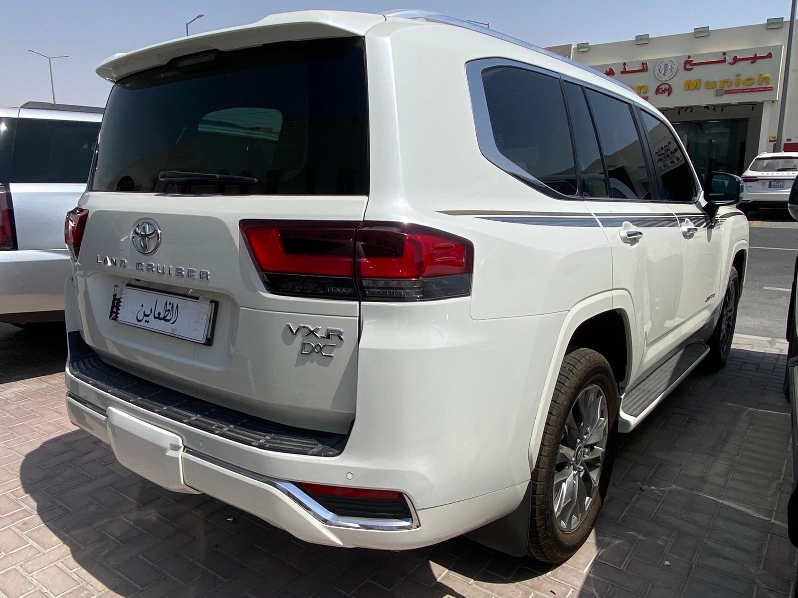 Toyota Land Cruiser VX.R 2023 - Image 4