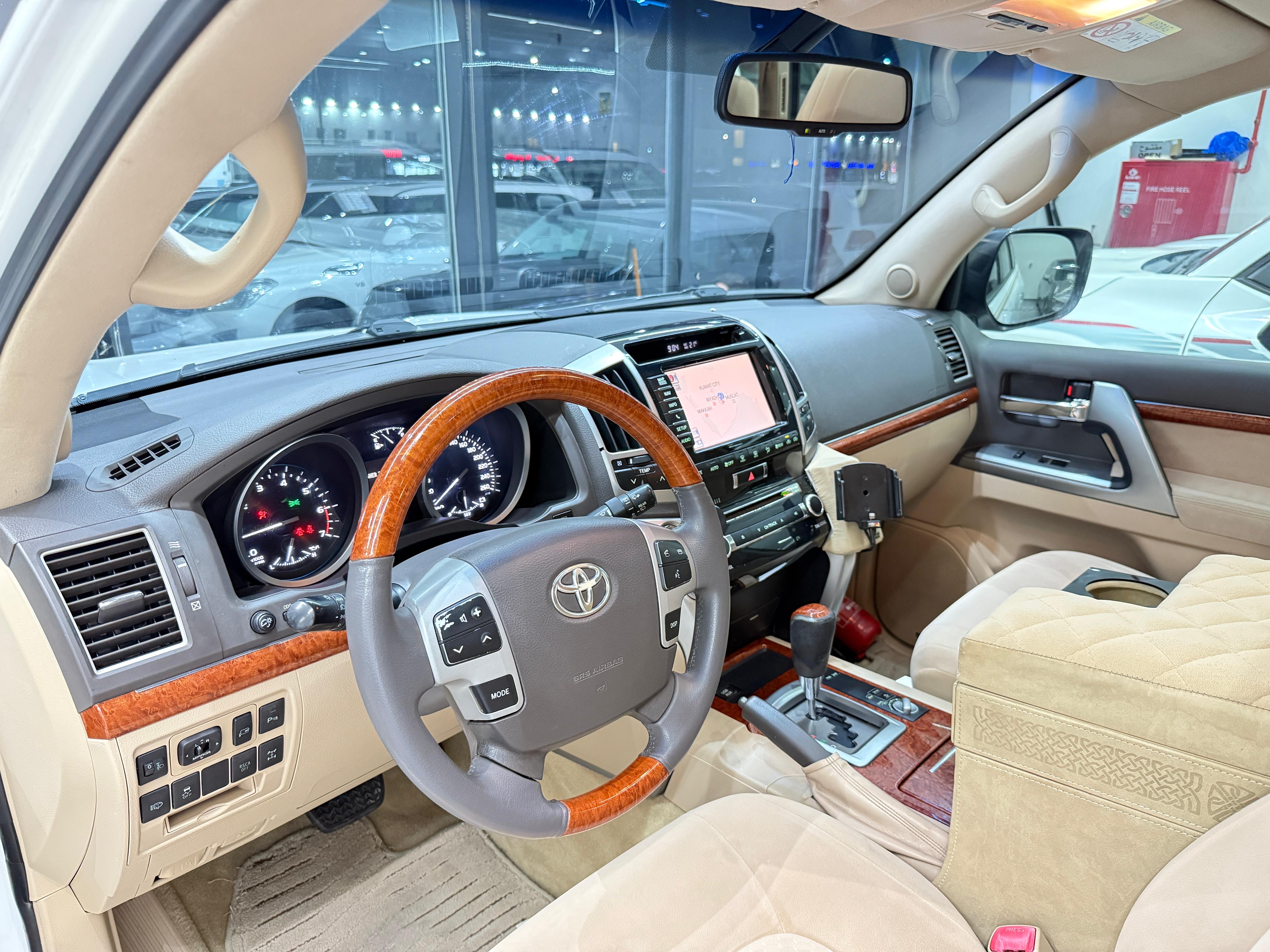 Toyota Land Cruiser VX.R 2013 - Image 4