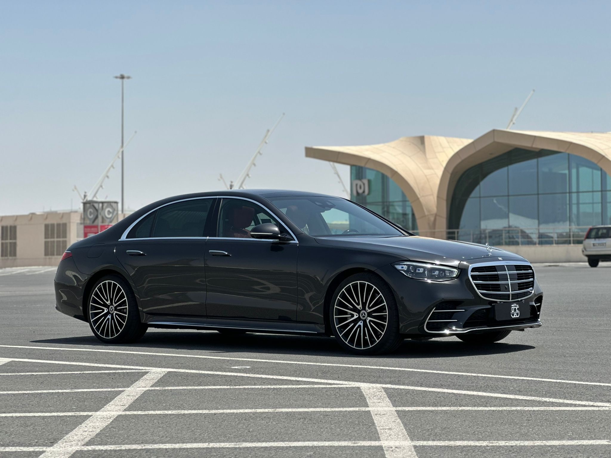 مرسيدس بنز S-Class Sedan 450 AMG - Image 2