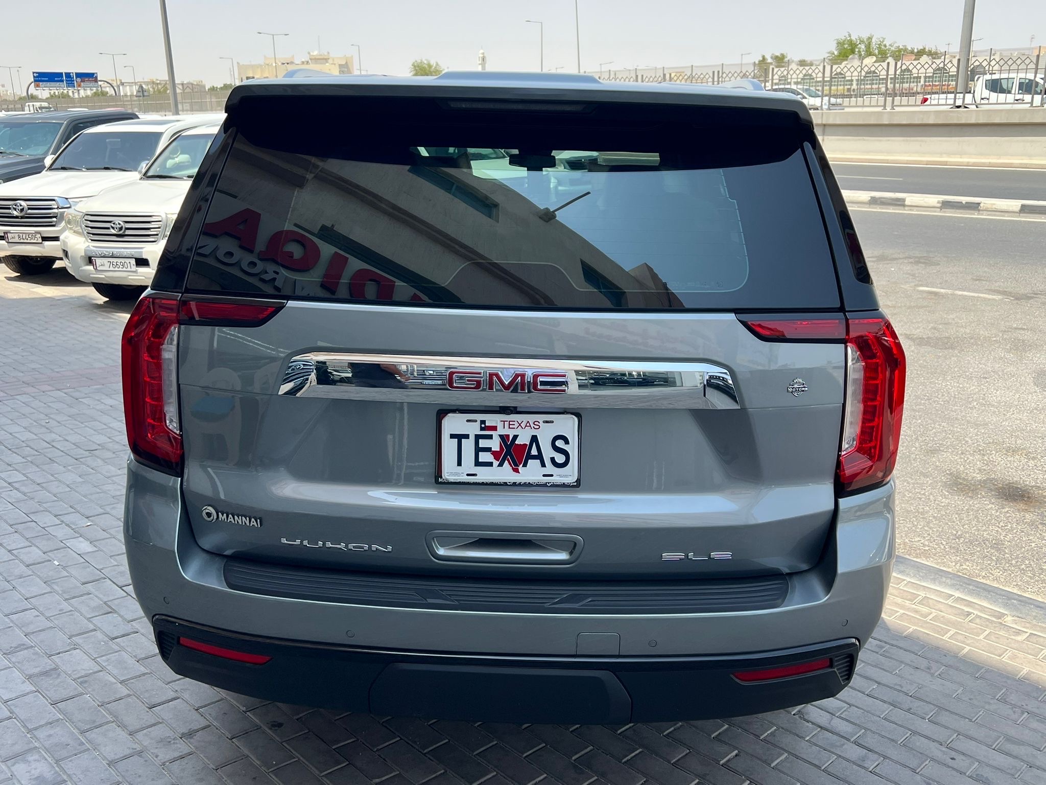 GMC Yukon SLE 2023 - Image 3