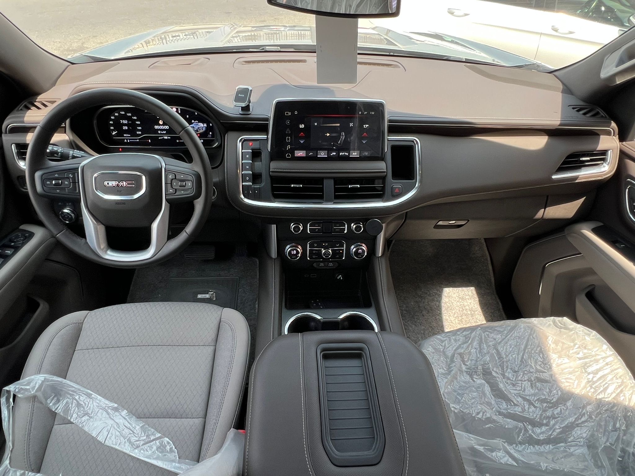 GMC Yukon SLE 2023 - Image 4
