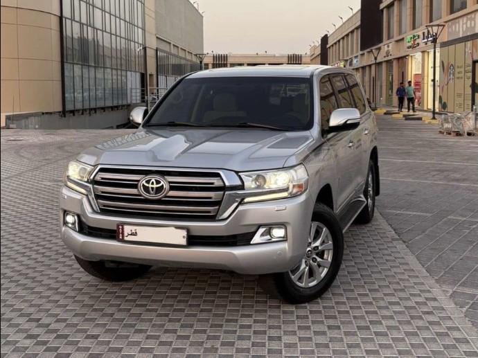 تويوتا لاند كروزر جي اكس ار v8 2016 - Image 1