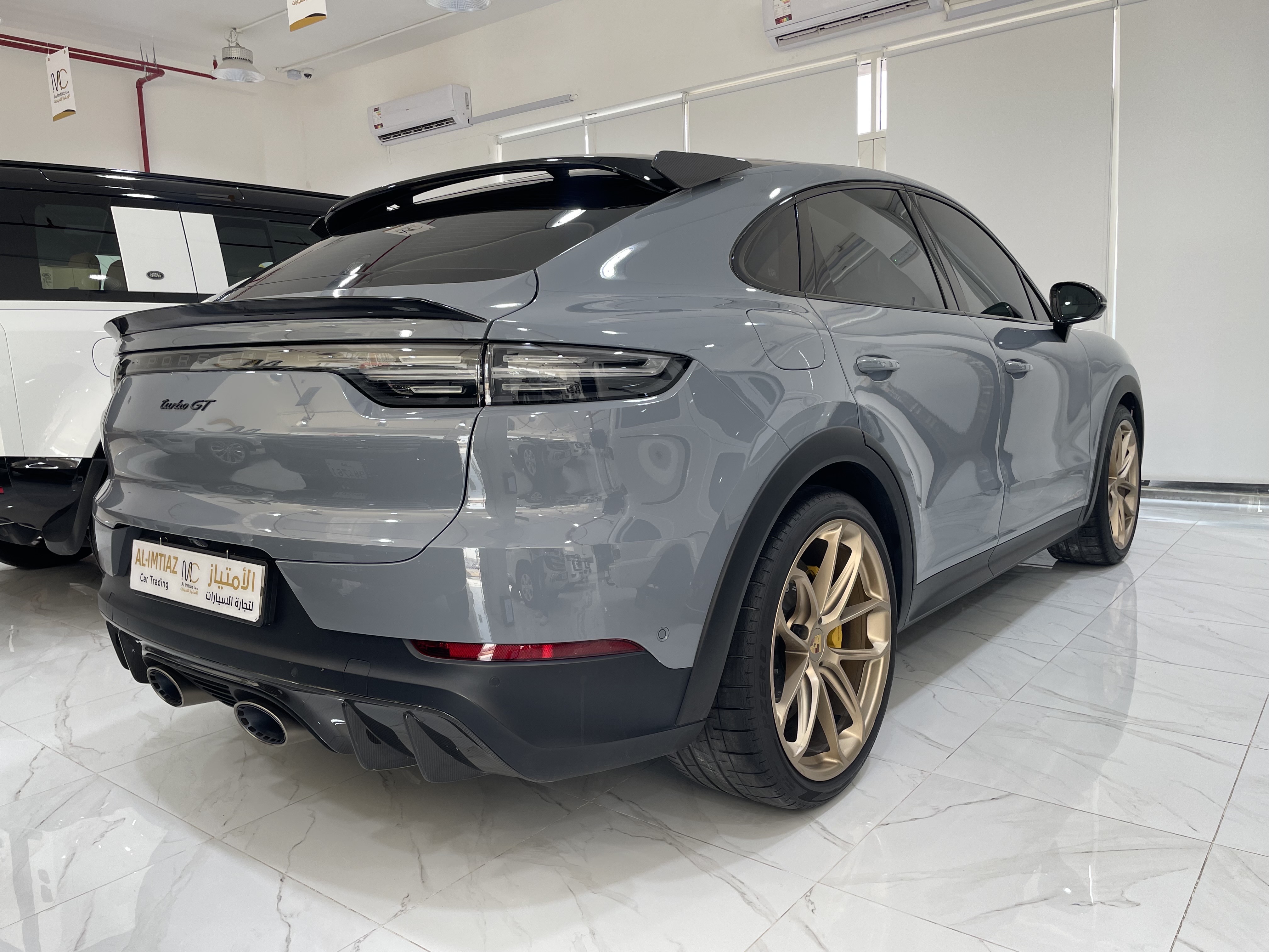 Porsche Cayenne Turbo  2023 - Image 2