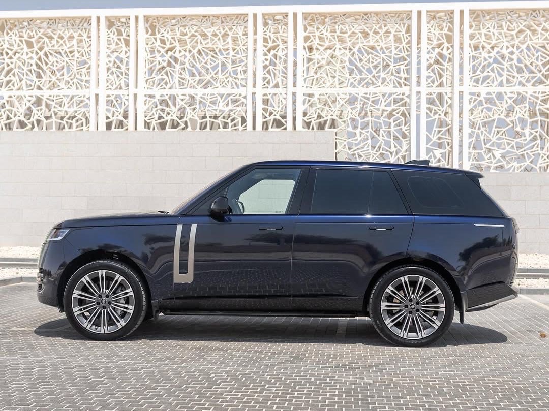 Land Rover Range Vogue HSE 2023 - Image 2