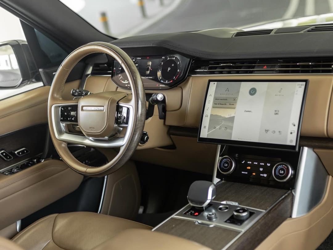 Land Rover Range Vogue HSE 2023 - Image 4