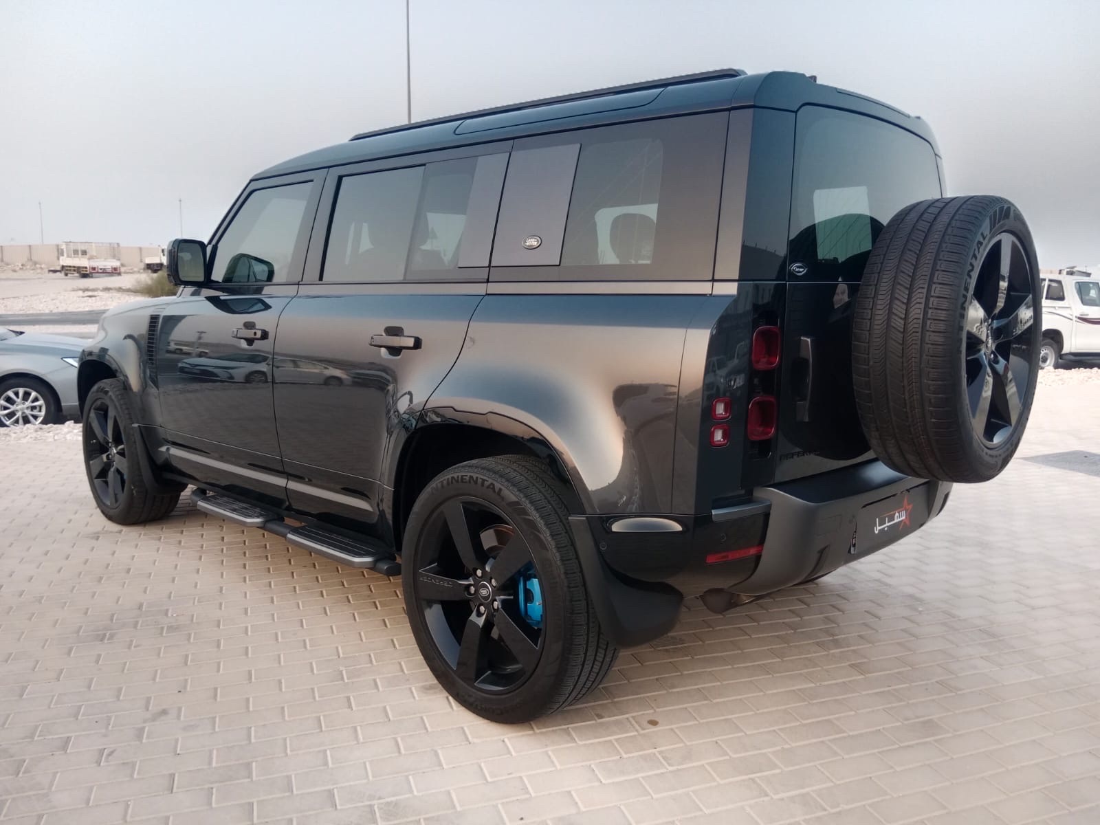 لاند روفر Defender 2024 - Image 3