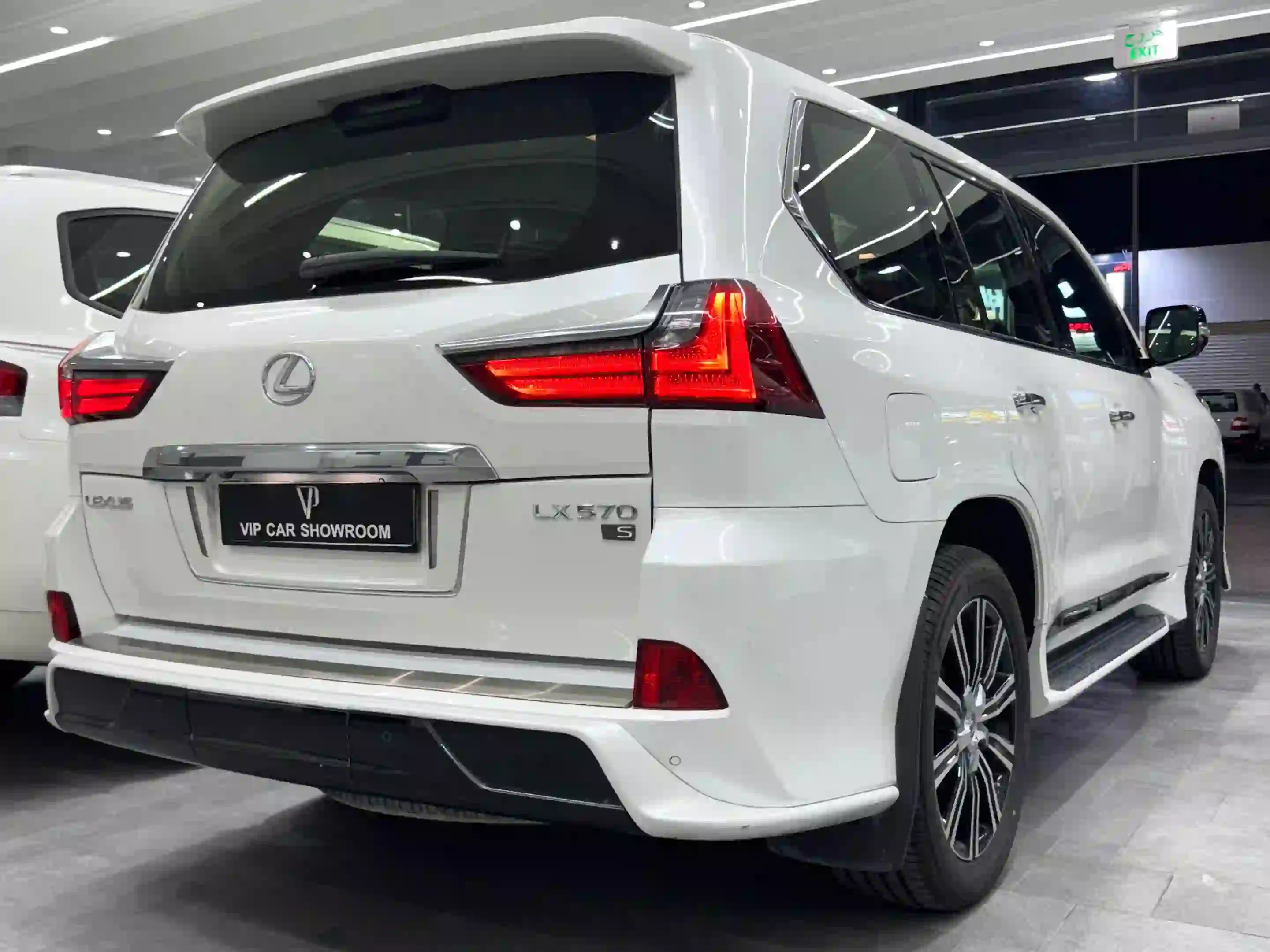 Lexus LX 570 S 2018 - Image 3