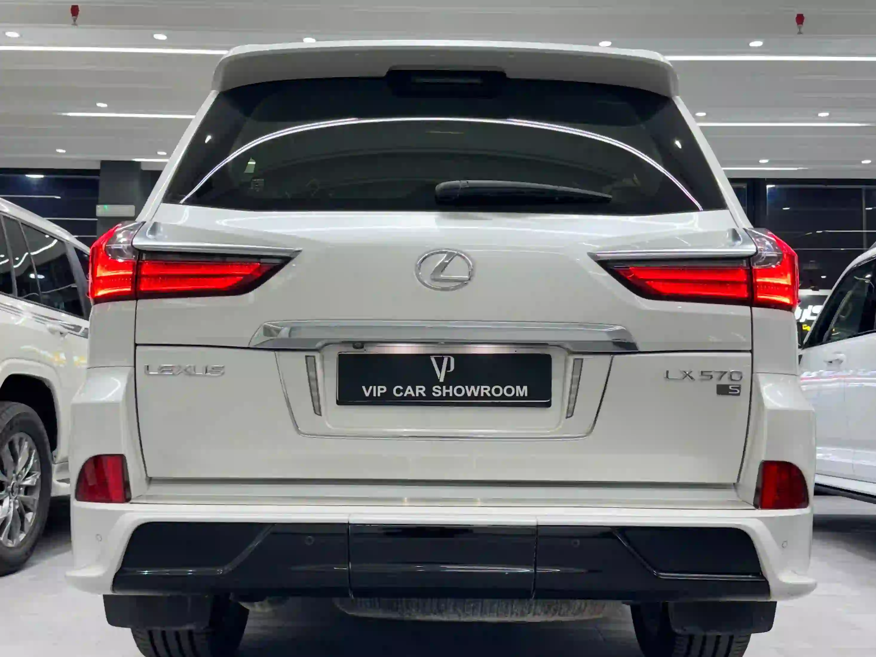 Lexus LX 570 S 2018 - Image 4
