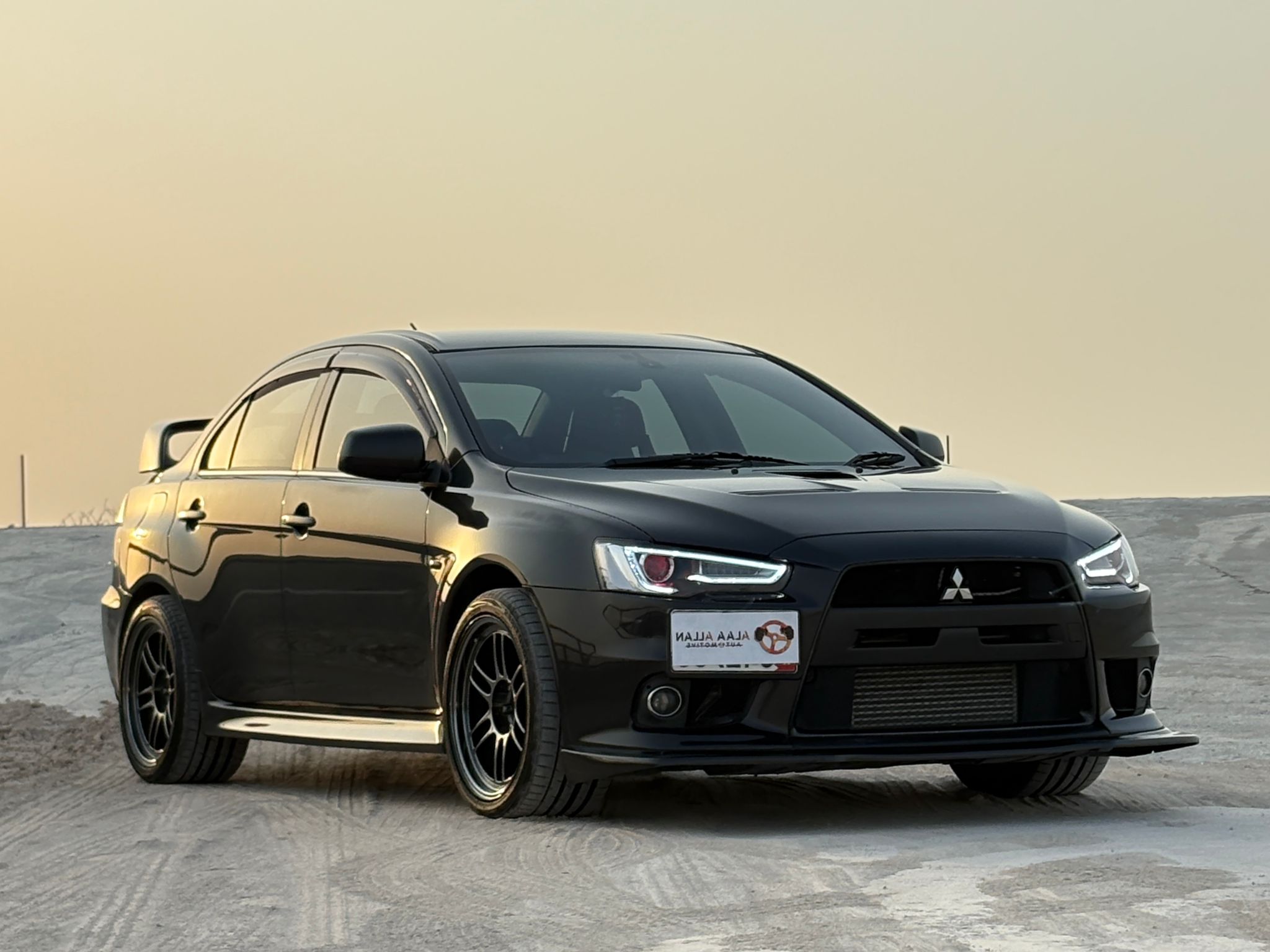 Mitsubishi Lancer Evolution MR 2011 - Image 2