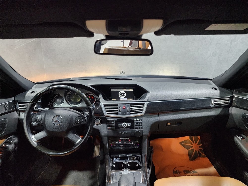 Mercedes-Benz E-Class Sedan 350 2010 - Image 3