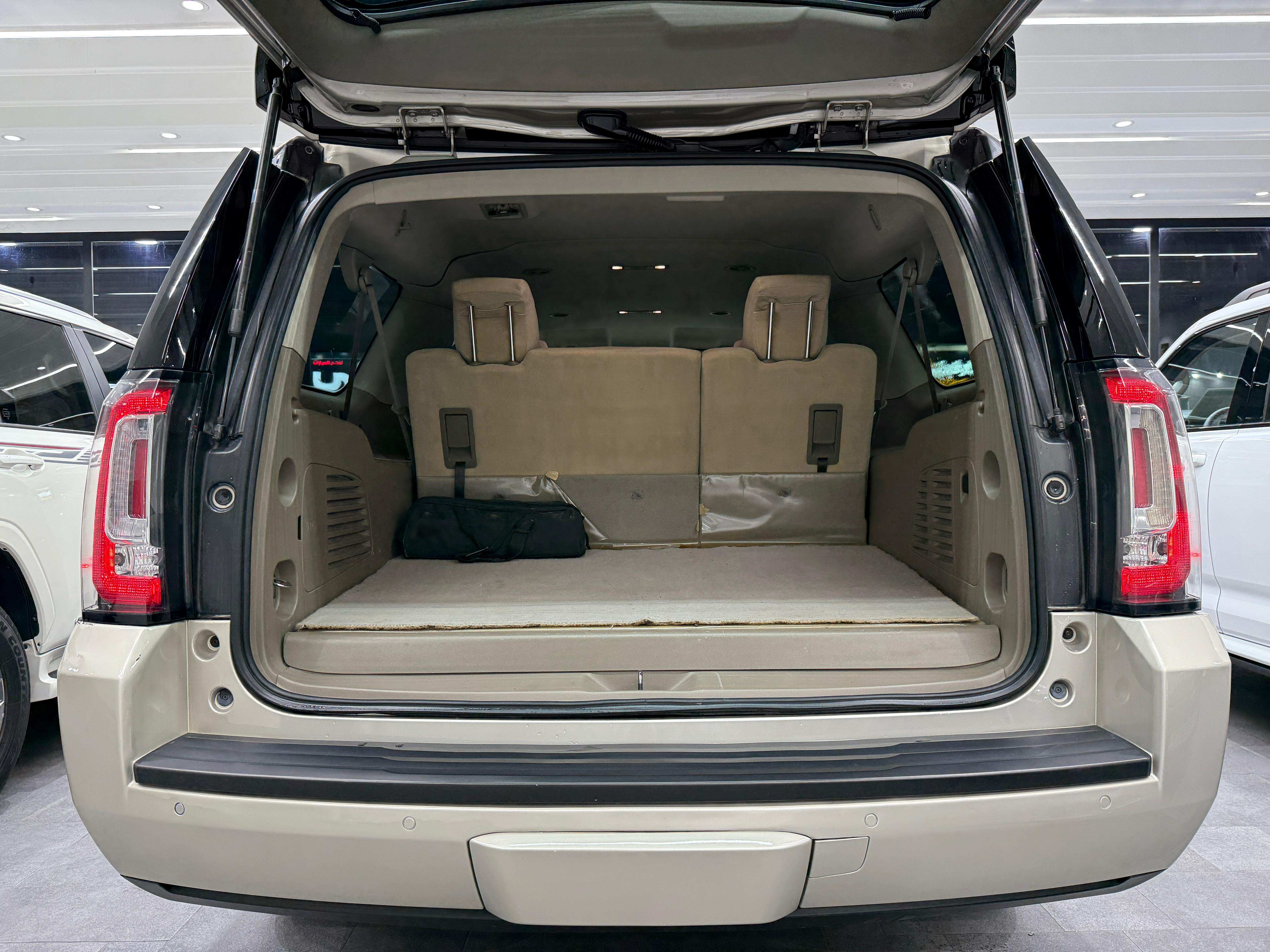 GMC Yukon XL 2015 - Image 4