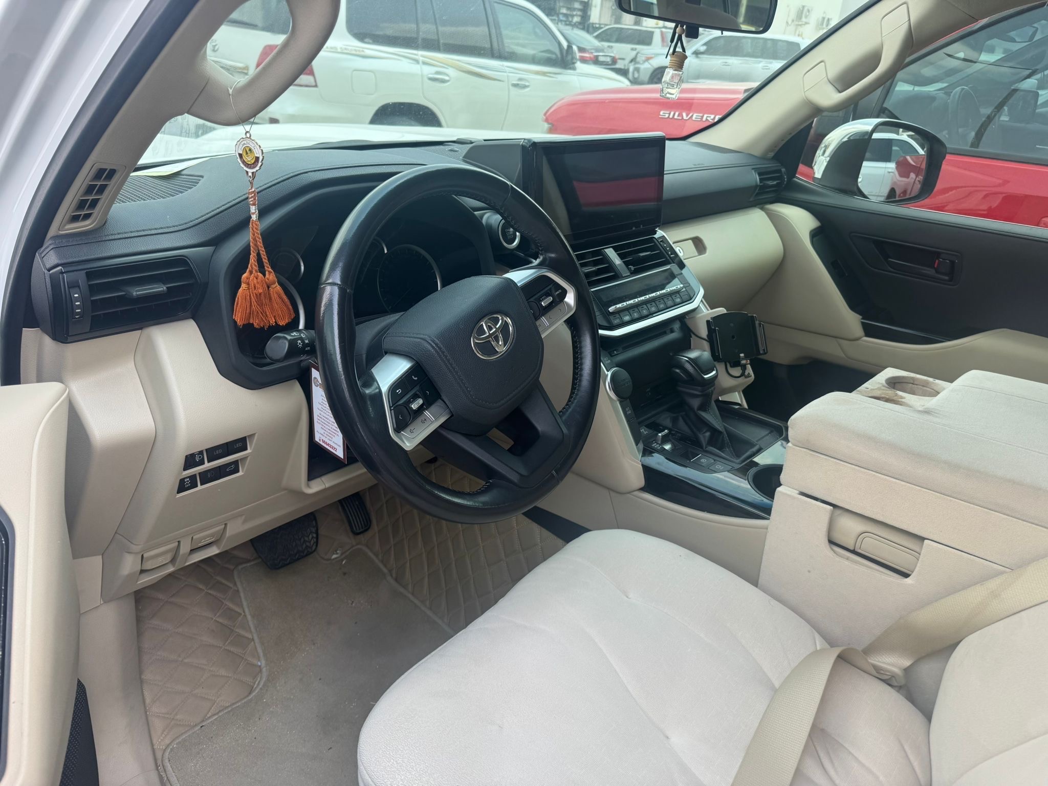 Toyota Land Cruiser VX 2022 - Image 4