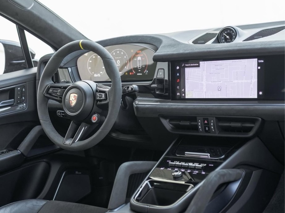 Porsche Cayenne Turbo  2024 - Image 4