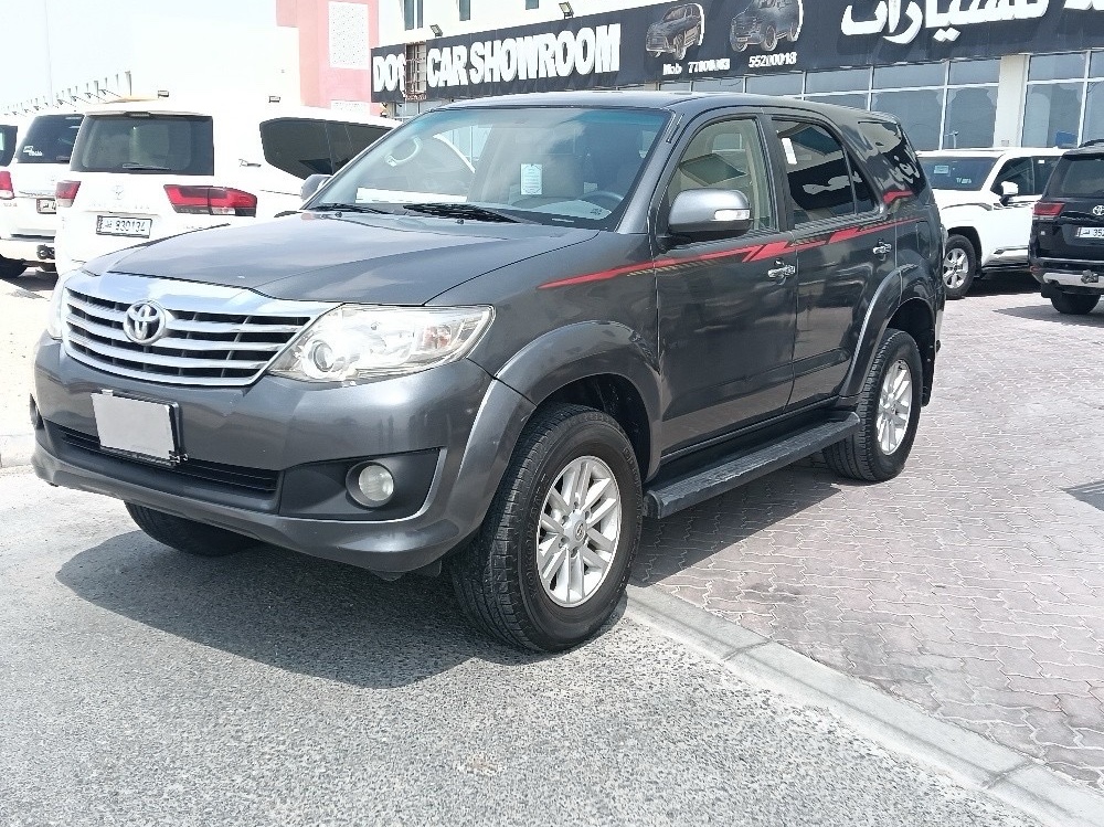 Toyota Fortuner 2015