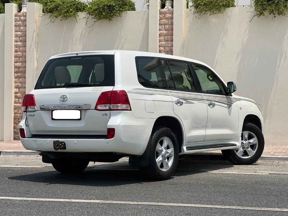 Toyota Land Cruiser VX.R 2010 - Image 2