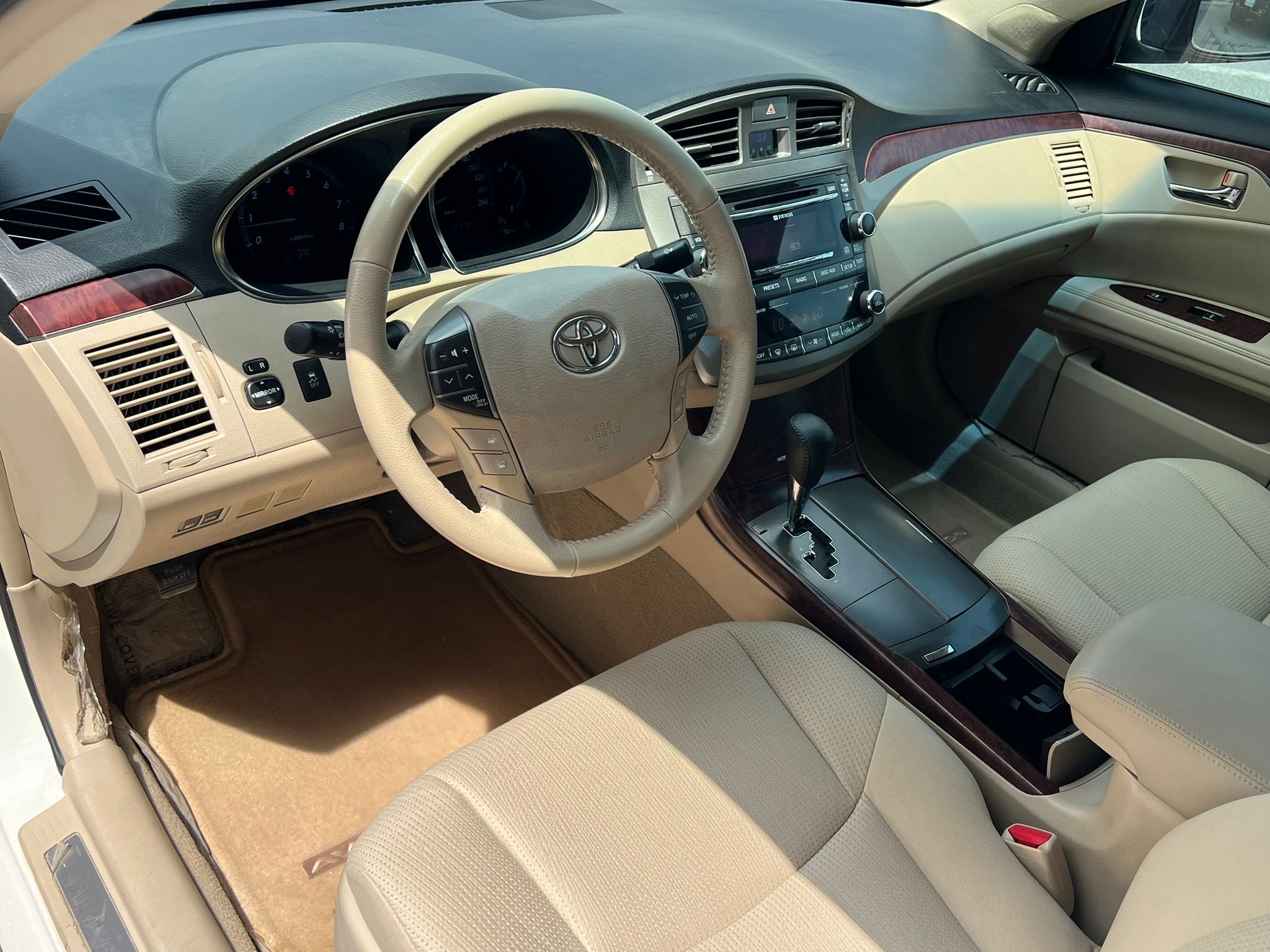 Toyota Avalon XL 2011 - Image 4