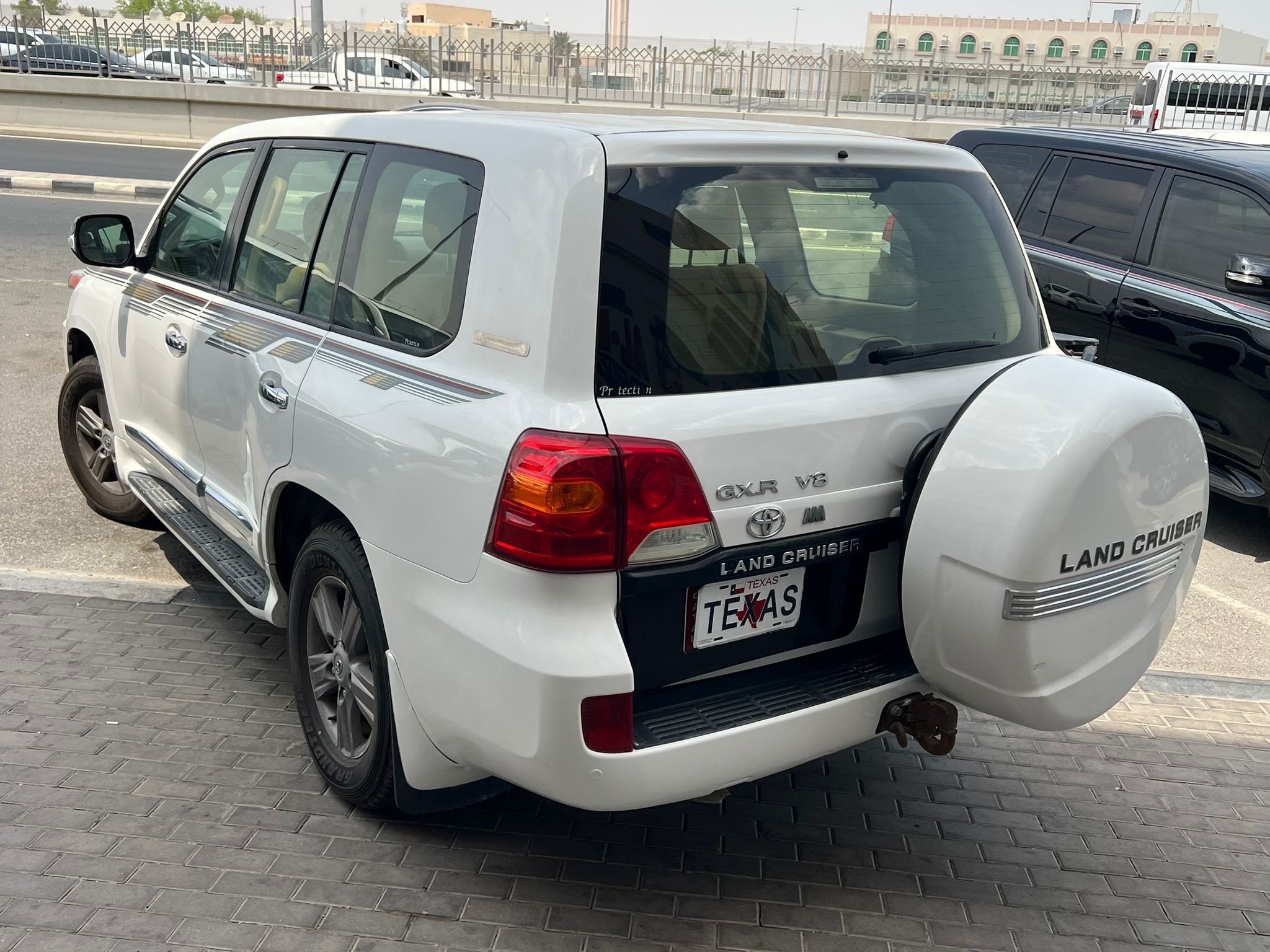 Toyota Land Cruiser GX.R 2015 - Image 2