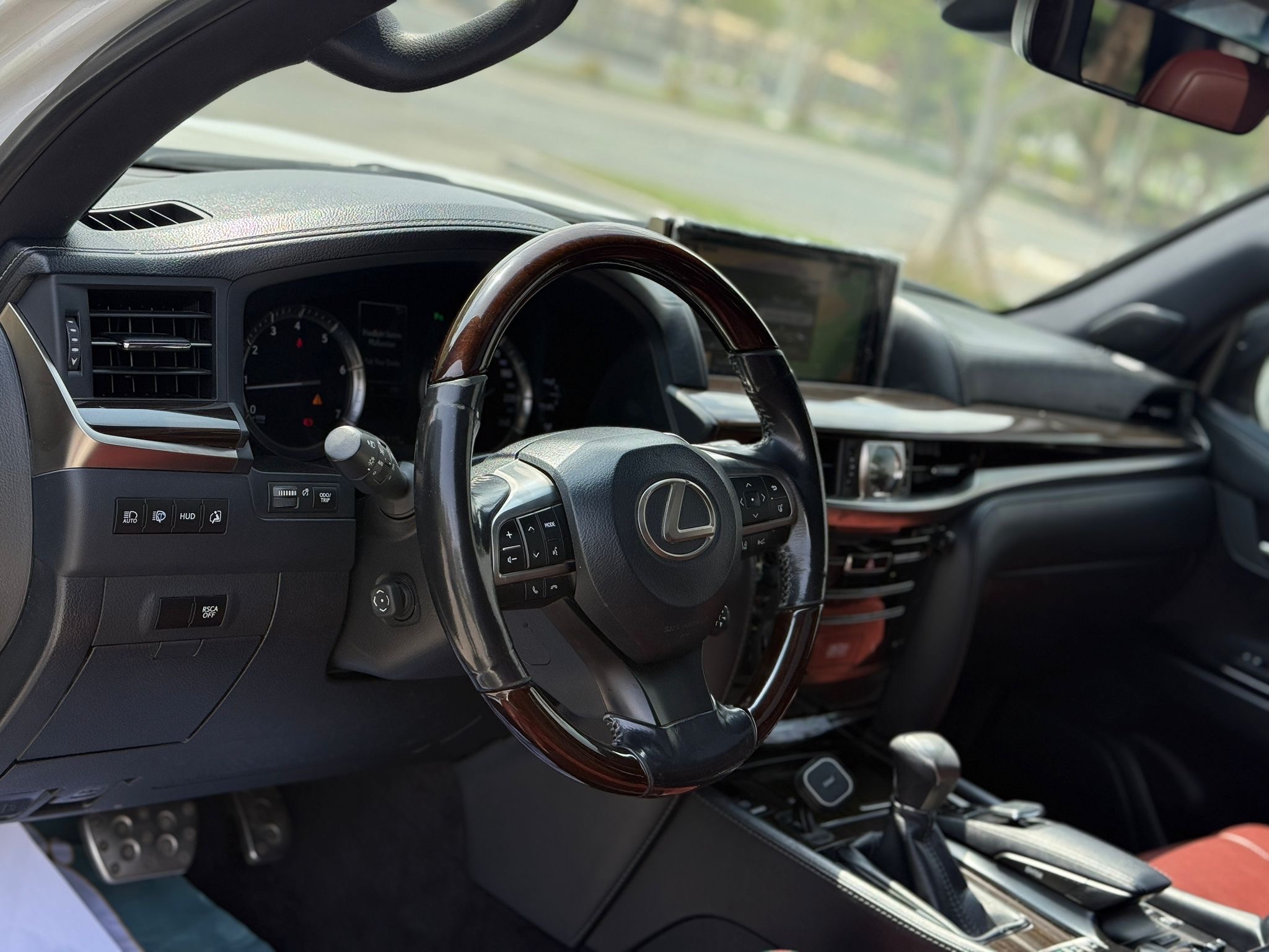 لكزس ال اكس 570 اس بلاك ادشن  2017 - Image 4