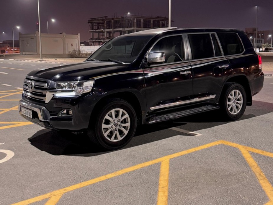 تويوتا لاند كروزر جي اكس ار v8 2016 - Image 1
