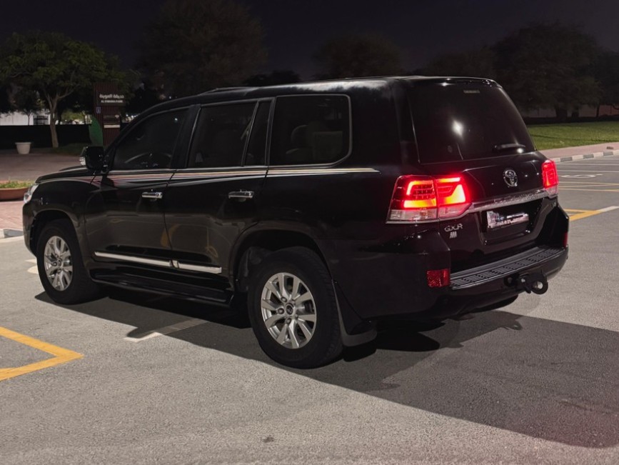 تويوتا لاند كروزر جي اكس ار v8 2016 - Image 4