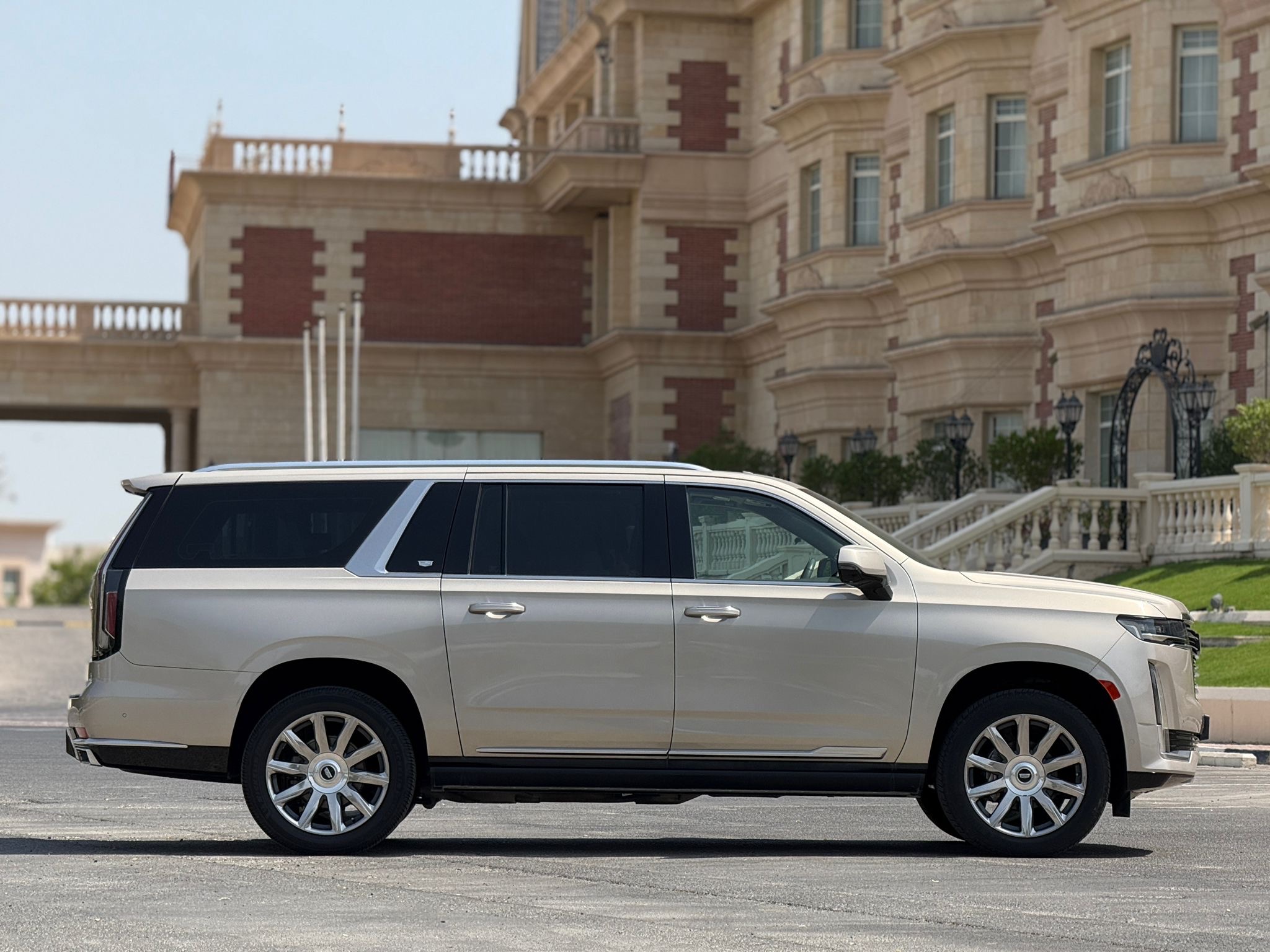 كاديلاك إسكاليد XL 2021 - Image 3