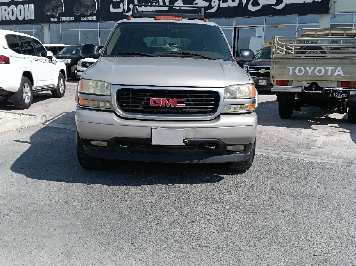 GMC Suburban. 2006