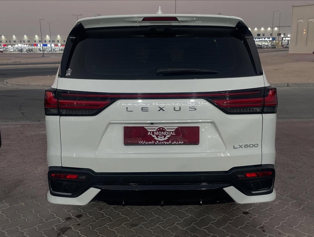 Lexus LX 600  F-Sport 2023 - Image 3