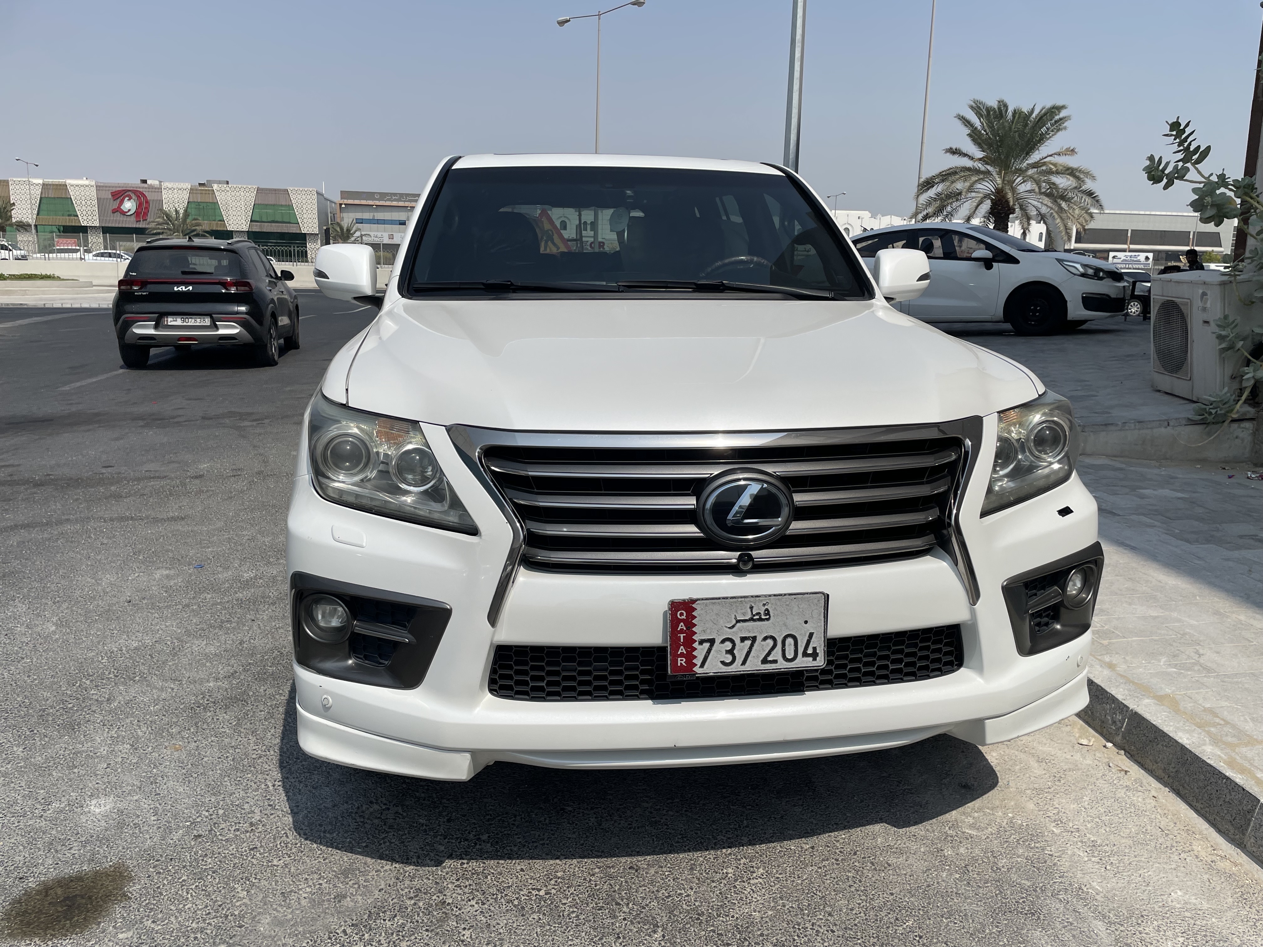 Lexus LX 570 S 2014 - Image 2