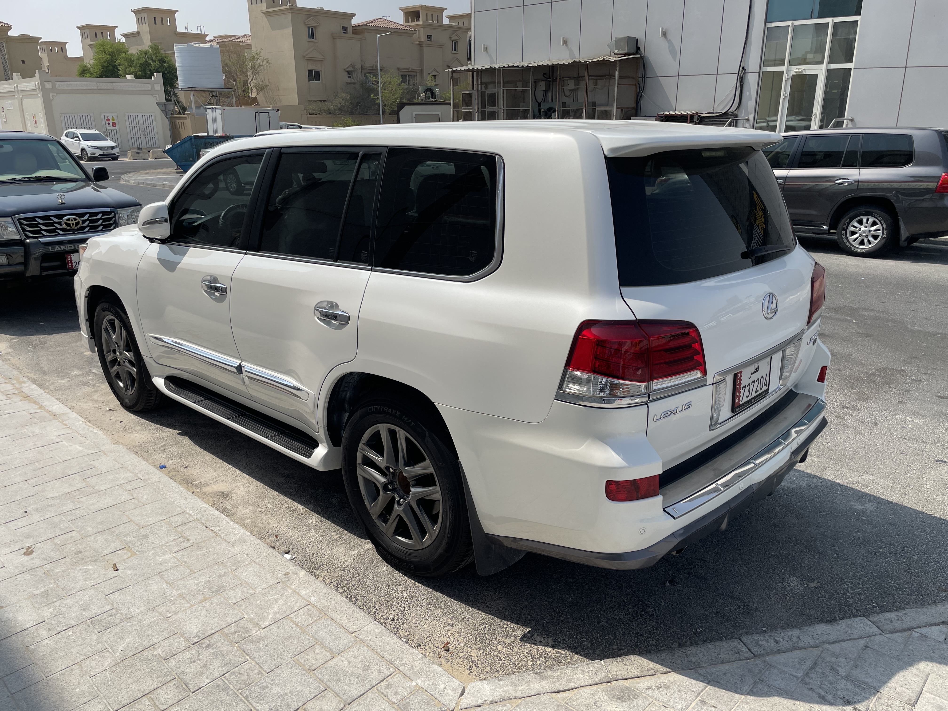 Lexus LX 570 S 2014 - Image 3